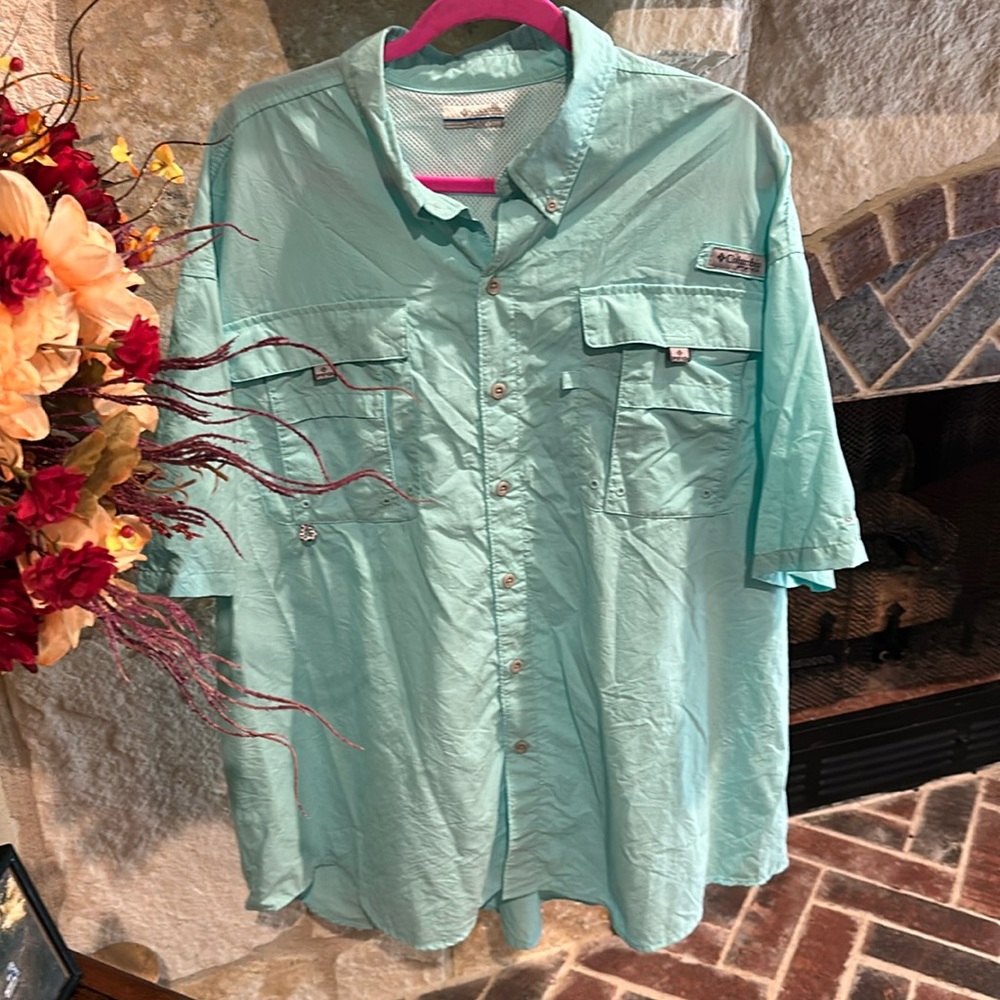 Columbia PFG men’s 2XL soft blue, slightly used